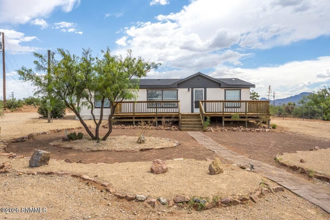 Property Photo:  517 Hermosa Drive  NM 88081 