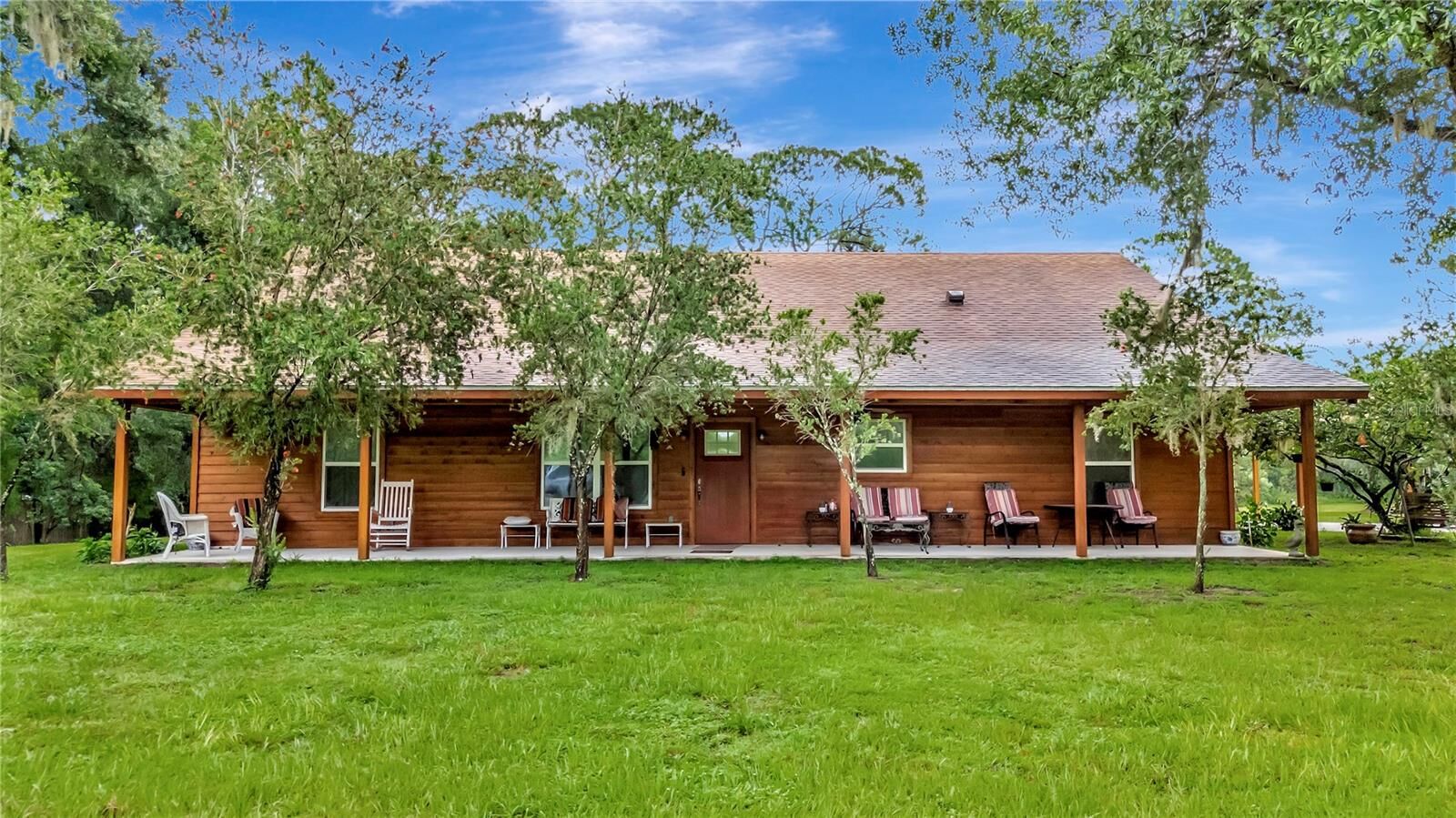 Property Photo: 7427 Redwing Road FL 34736