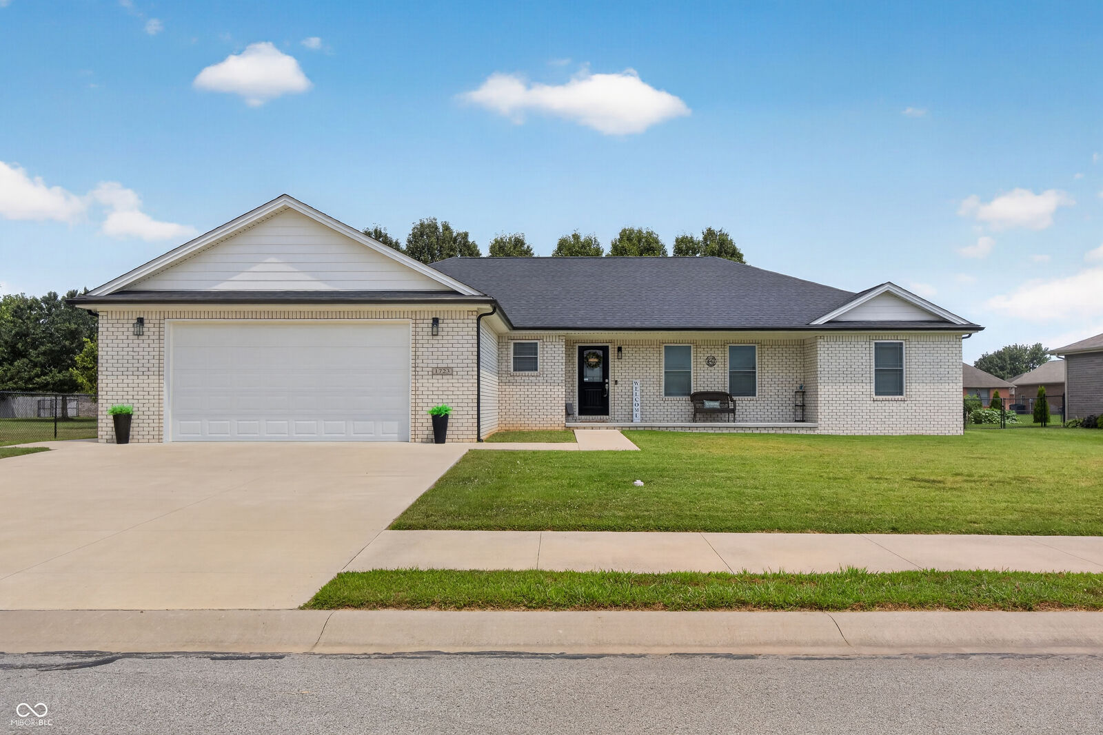 Property Photo:  1723 Bell Ford Drive W  IN 47274 