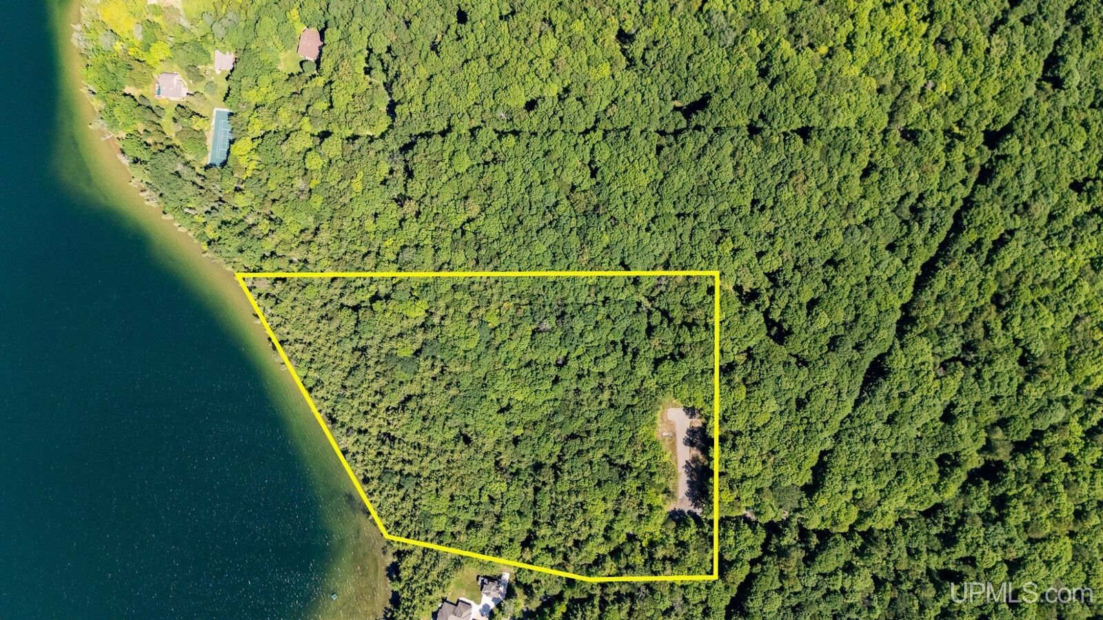 Property Photo: 578/580 Pentoga Trail MI 49920
