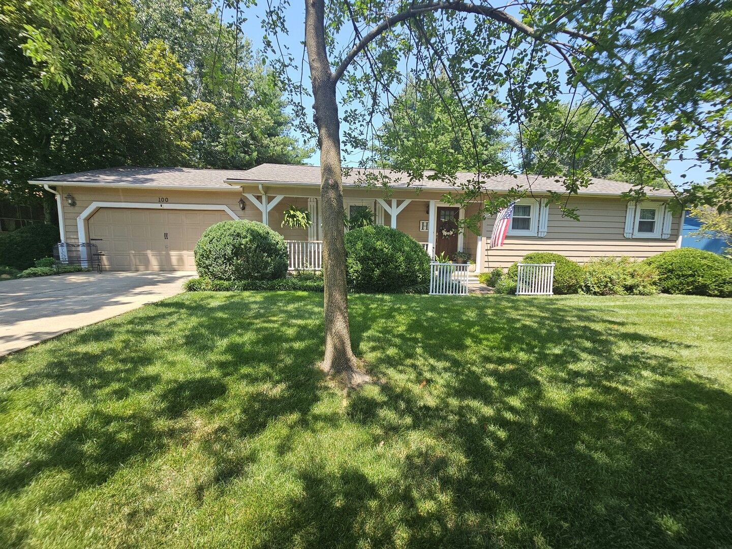 Property Photo:  100 Cherry Drive  IL 62864 