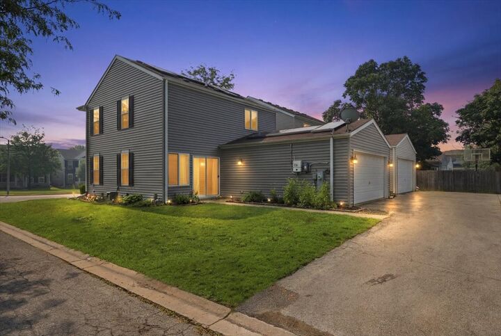 Property Photo: 881 Serendipity Drive IL 60504