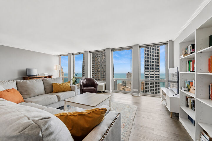 Property Photo: 111 E Chestnut Street 47F IL 60611