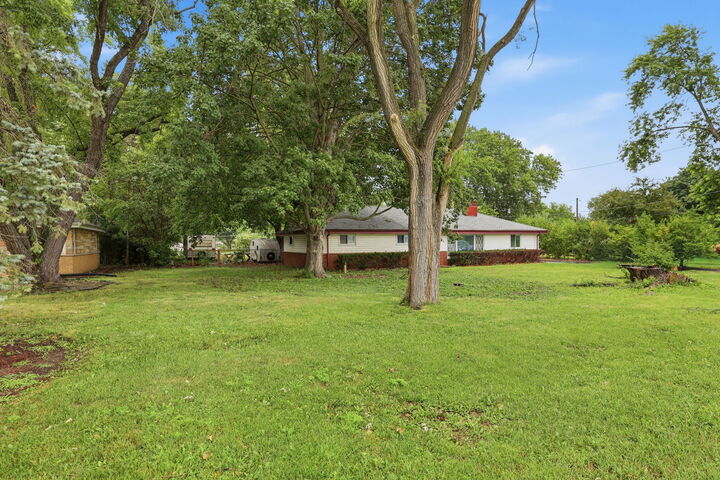 Property Photo:  608 E Camp McDonald Road  IL 60070 