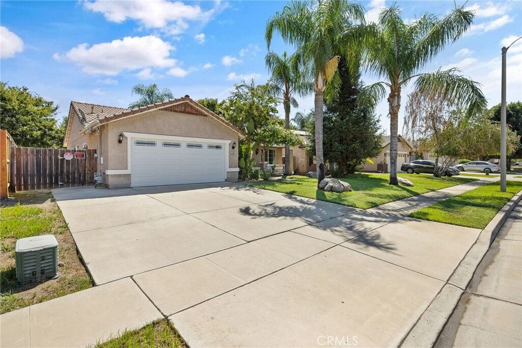 Property Photo: 444 N Amador CA 93292