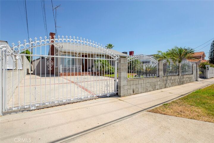Property Photo:  11943 Strathern Street  CA 91605 