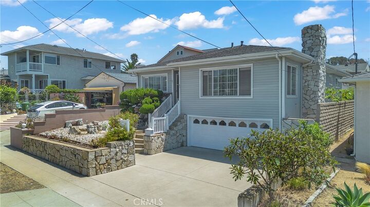 Property Photo:  3618 S Cabrillo Avenue  CA 90731 