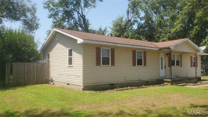 Property Photo:  505 S Railroad Street  MO 63867 
