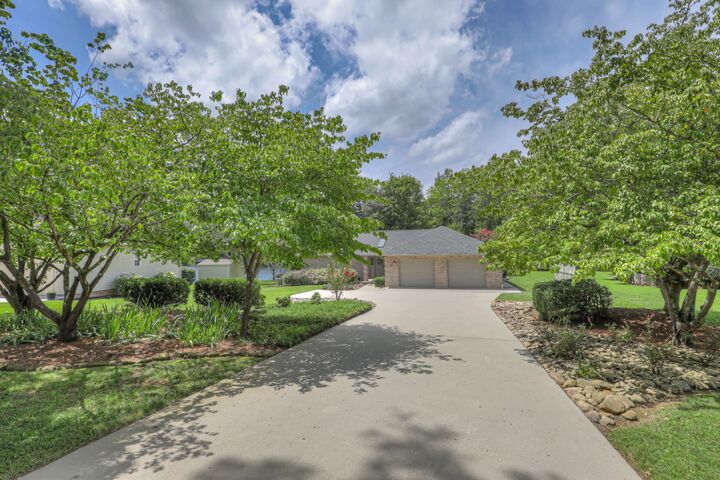 Property Photo:  117 Lake St  TN 37330 