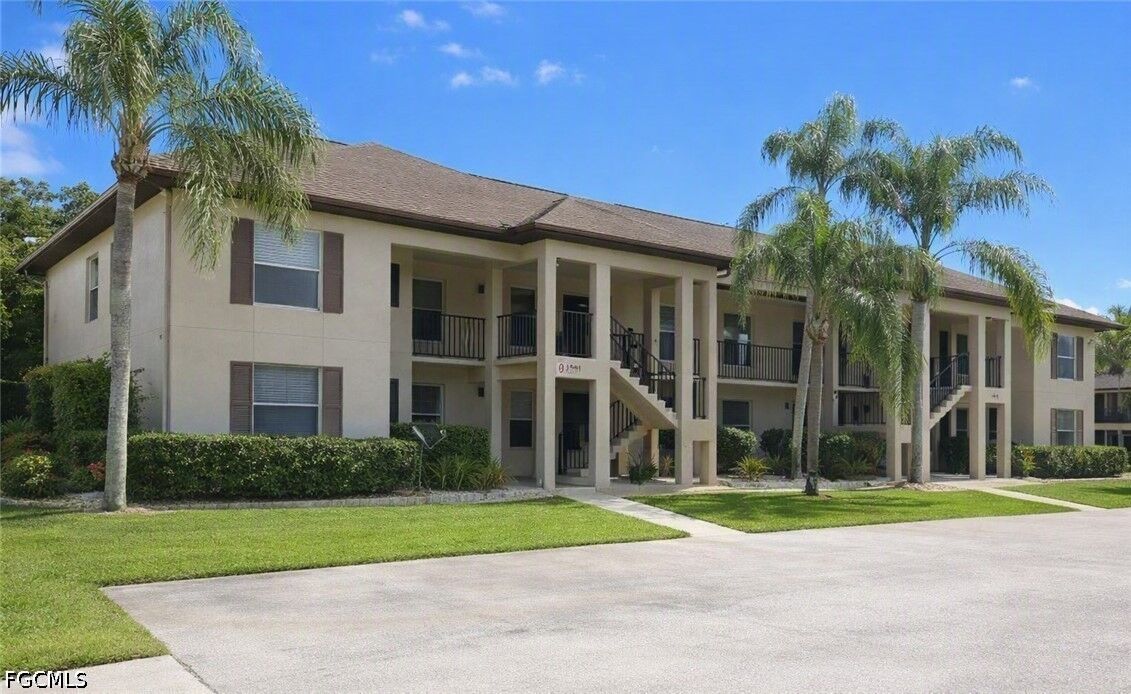 Property Photo:  5735 Foxlake Drive 8  FL 33917 