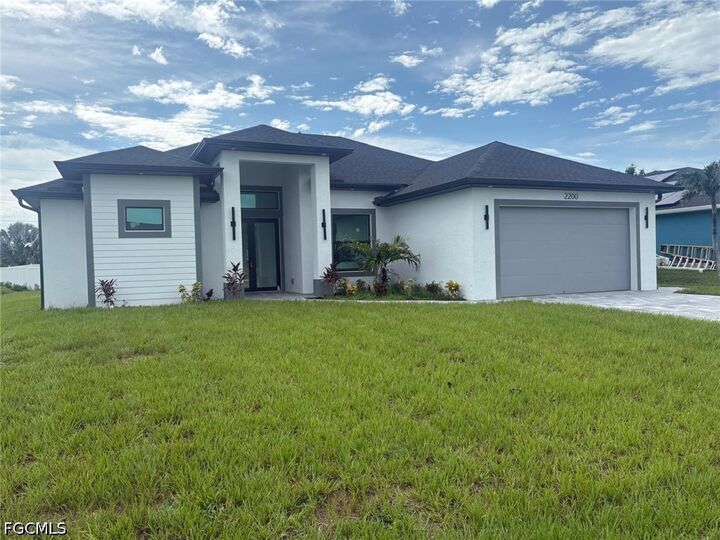 Property Photo:  2200 NE 15th Avenue  FL 33909 