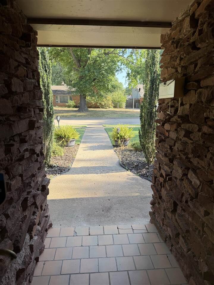 Property Photo:  2900 Canterbury  OK 74604 