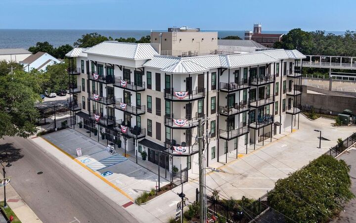 Property Photo:  124 Court Street 402  MS 39520 