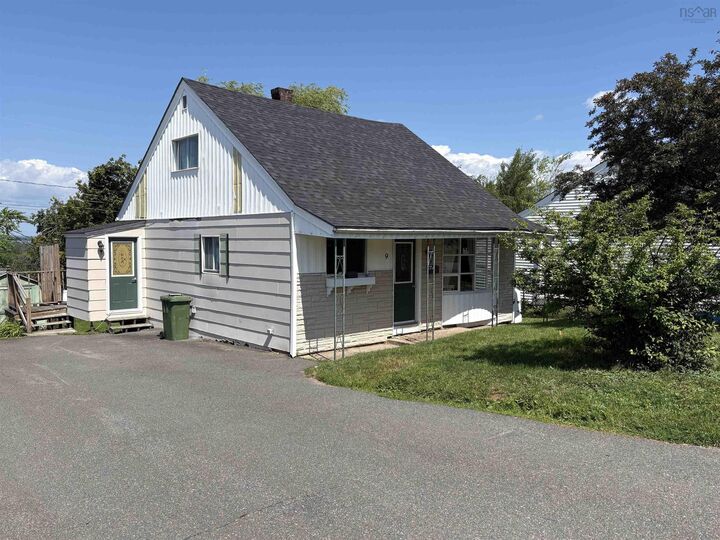 9 Maclaren Avenue — photo 1