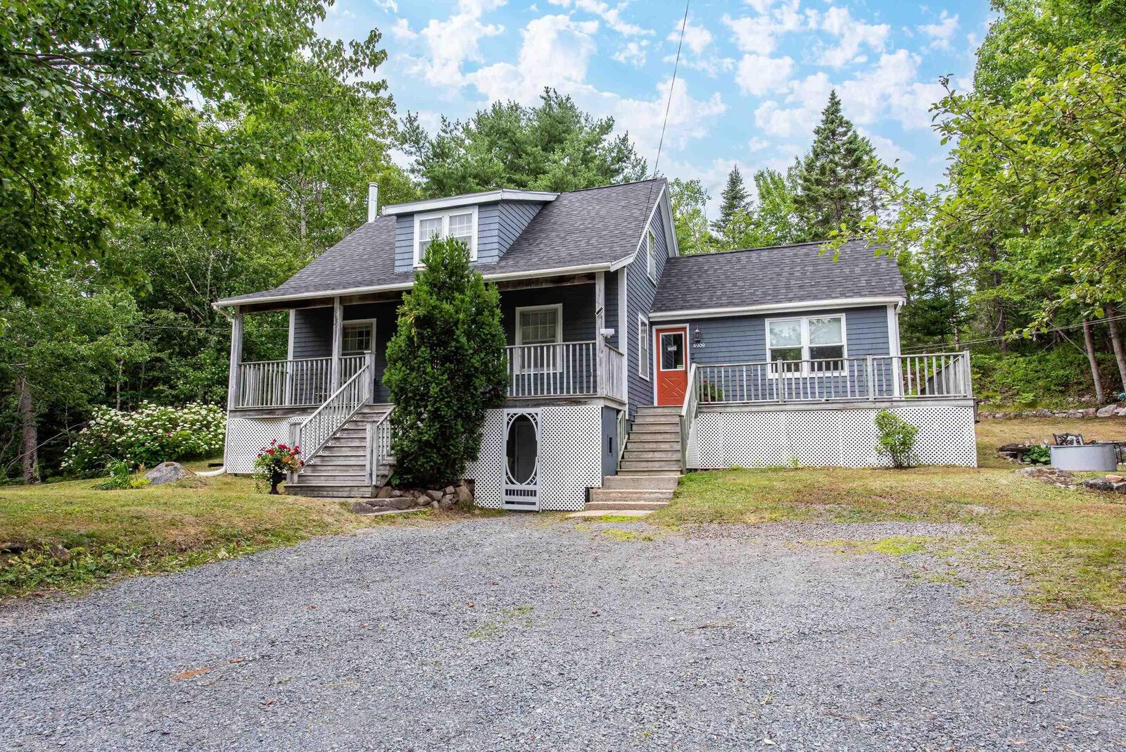 Property Photo: 4909 St Margarets Bay Road NS B3Z 1C9