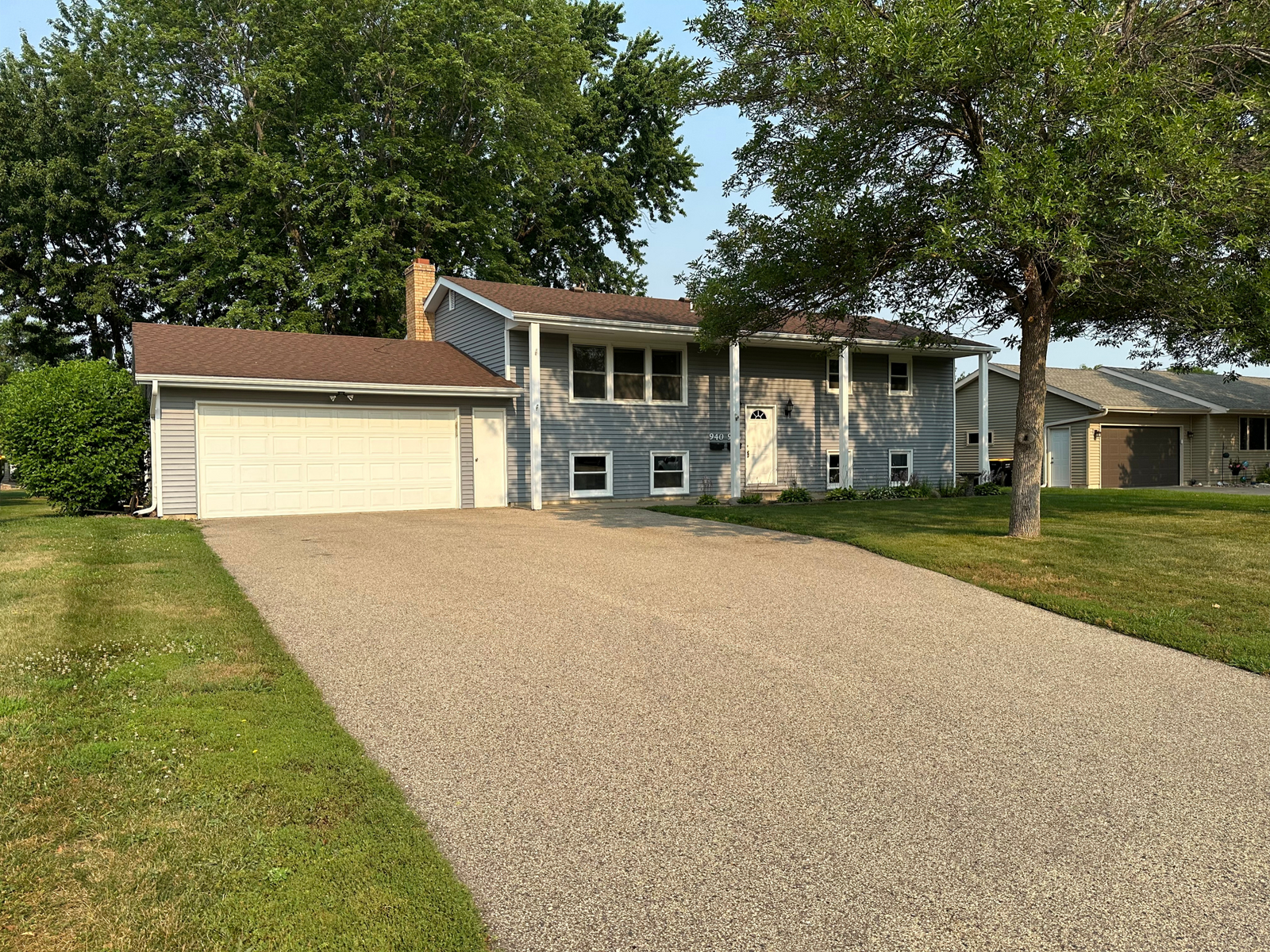 Property Photo:  938 Pierce Street S  MN 55379 