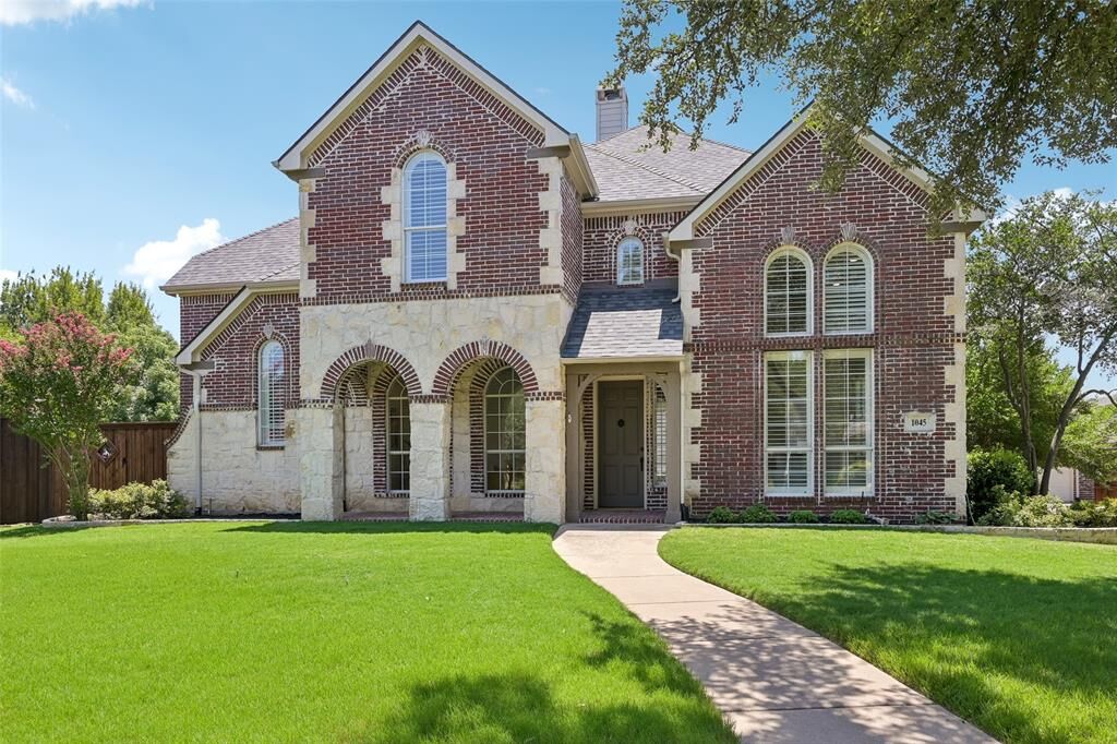 Property Photo:  1045 Sir Lancelot Circle  TX 75056 