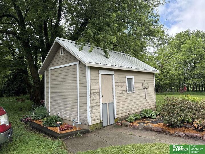Property Photo:  2069 County Road H Boulevard  NE 68031 