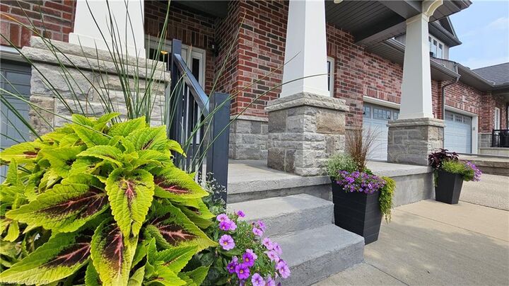 Property Photo:  190 Argyle Street 32  ON N3Y 0C1 