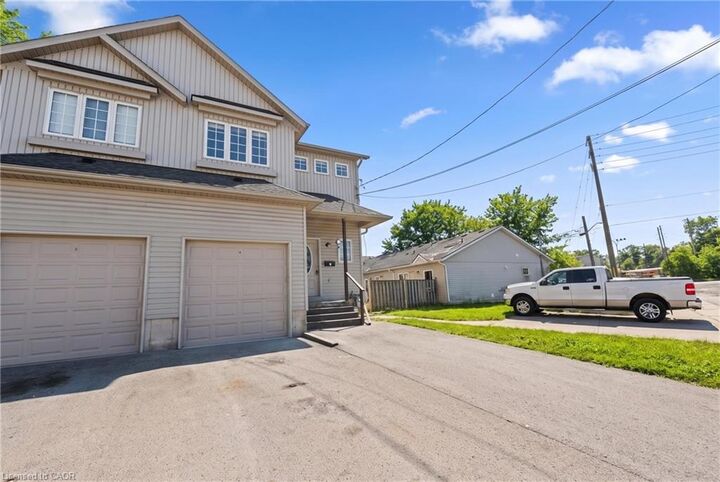 Property Photo: 2 Townline Road E ON L2V 1W1