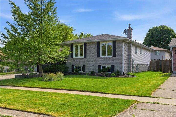 Property Photo: 33 Edward Avenue ON N0E 1N0