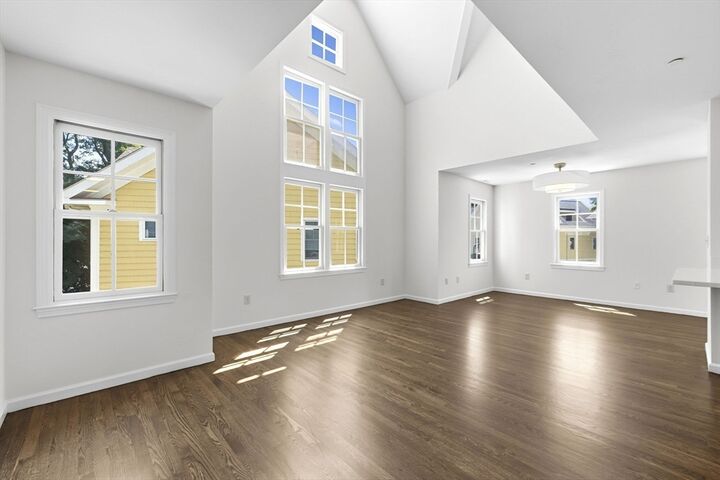 Property Photo:  19 Russell Pl 19  MA 02474 
