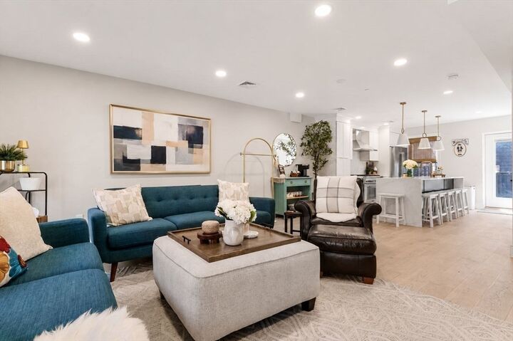 Property Photo:  82 Endicott Street 3  MA 02113 