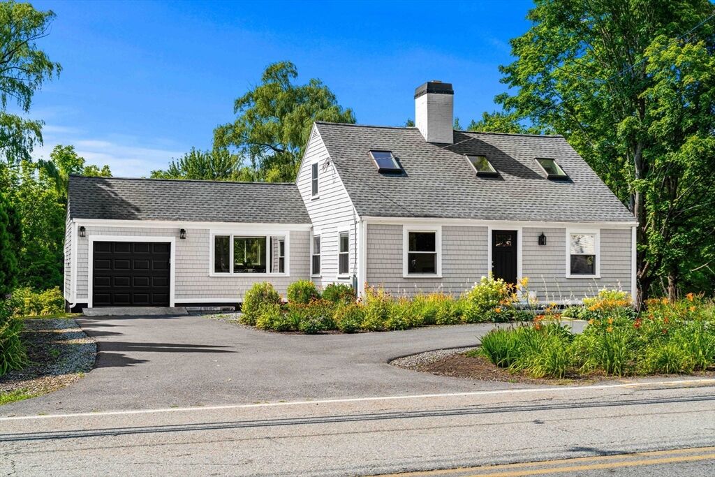Property Photo:  185 Hollis St  MA 01450 