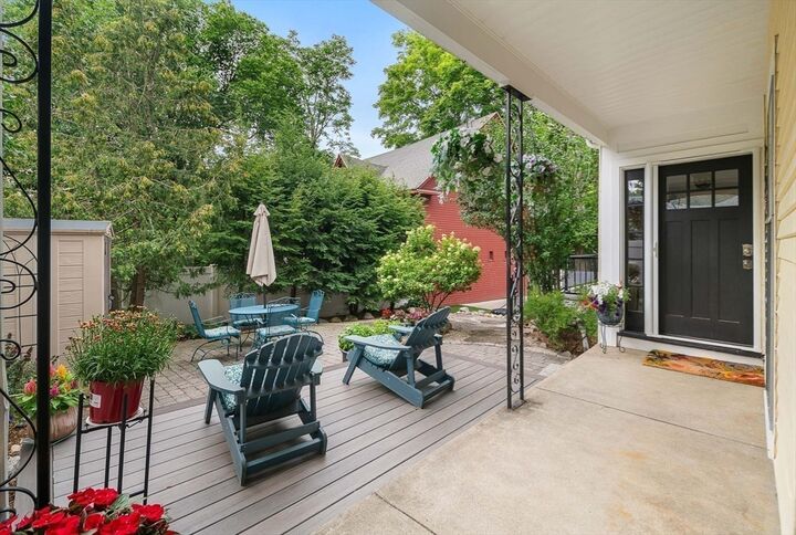 Property Photo:  8 Oak Street  MA 01890 