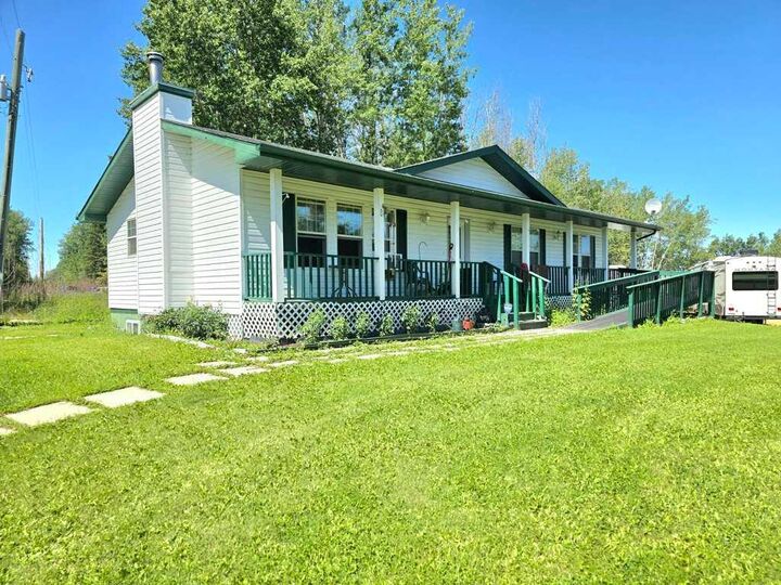 Property Photo: 18 4 Street W AB T0G 0X0