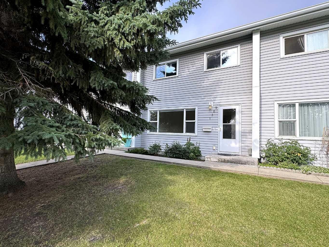 Property Photo:  4709 33 Street 1302  AB T4N 0N6 