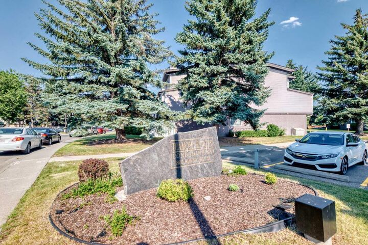 Property Photo:  3800 Fonda Way SE 7  AB T2A 6G2 