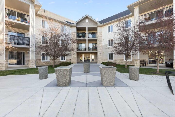 Property Photo: 2371 Eversyde Avenue SW 2320 AB T2Y 5B8