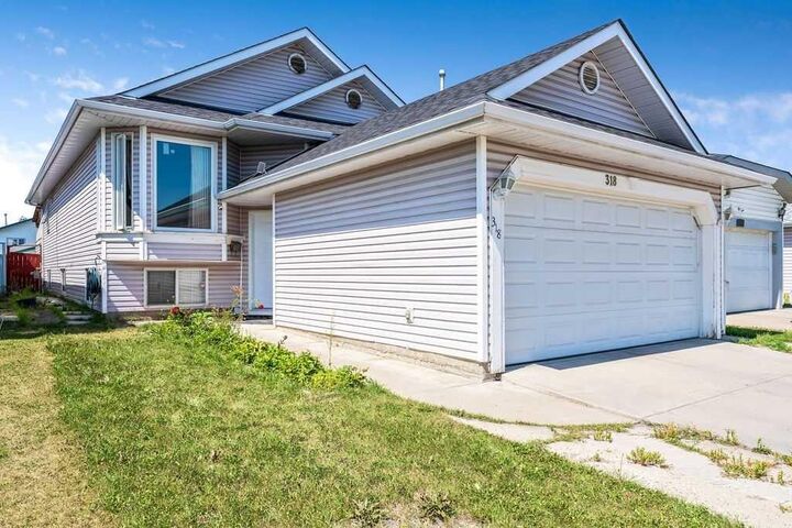 318 Applewood Drive SE — photo 1