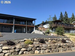 Property Photo:  514 NE Grandview Blvd  WA 98672 