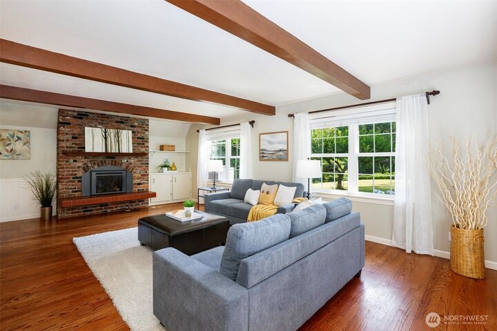Property Photo:  23200  19th Avenue SE  WA 98021 