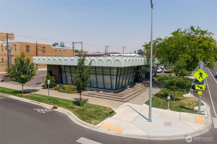 Property Photo: 103 E Poplar Street WA 99362