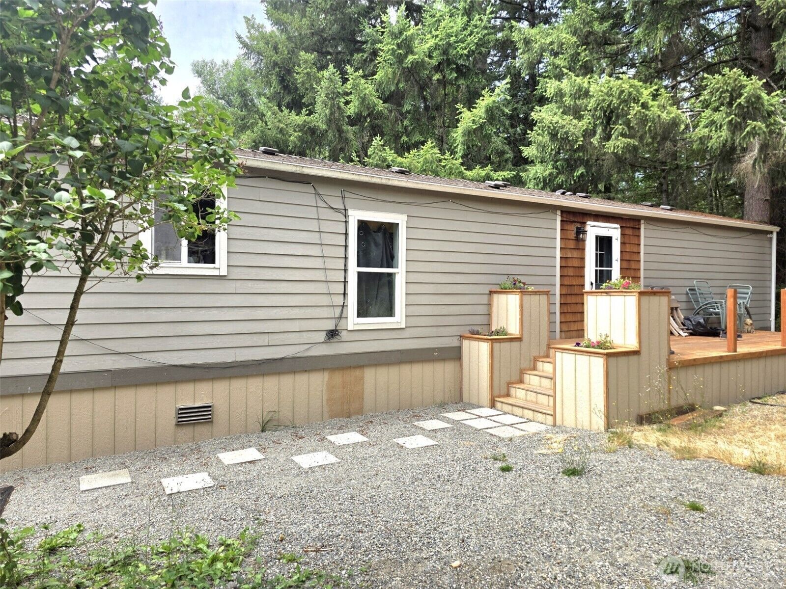 Property Photo:  2907  341st Court S 27  WA 98580 