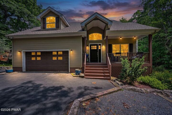 Property Photo:  802 Overlook Court  PA 18428 