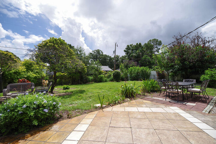 Property Photo:  2046 54th Avenue  FL 32966 