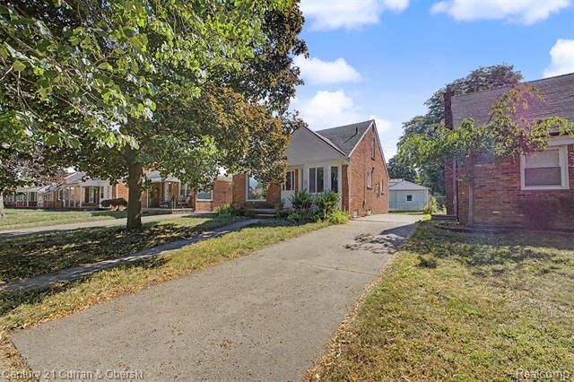 Property Photo: 6874 N Vernon Street MI 48127