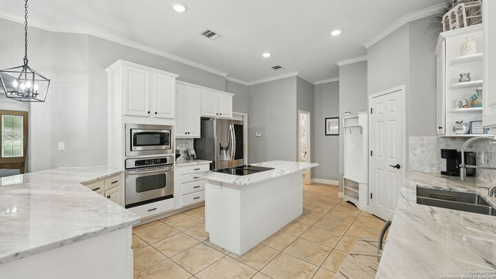 Property Photo: 212 Wentworth TX 78070
