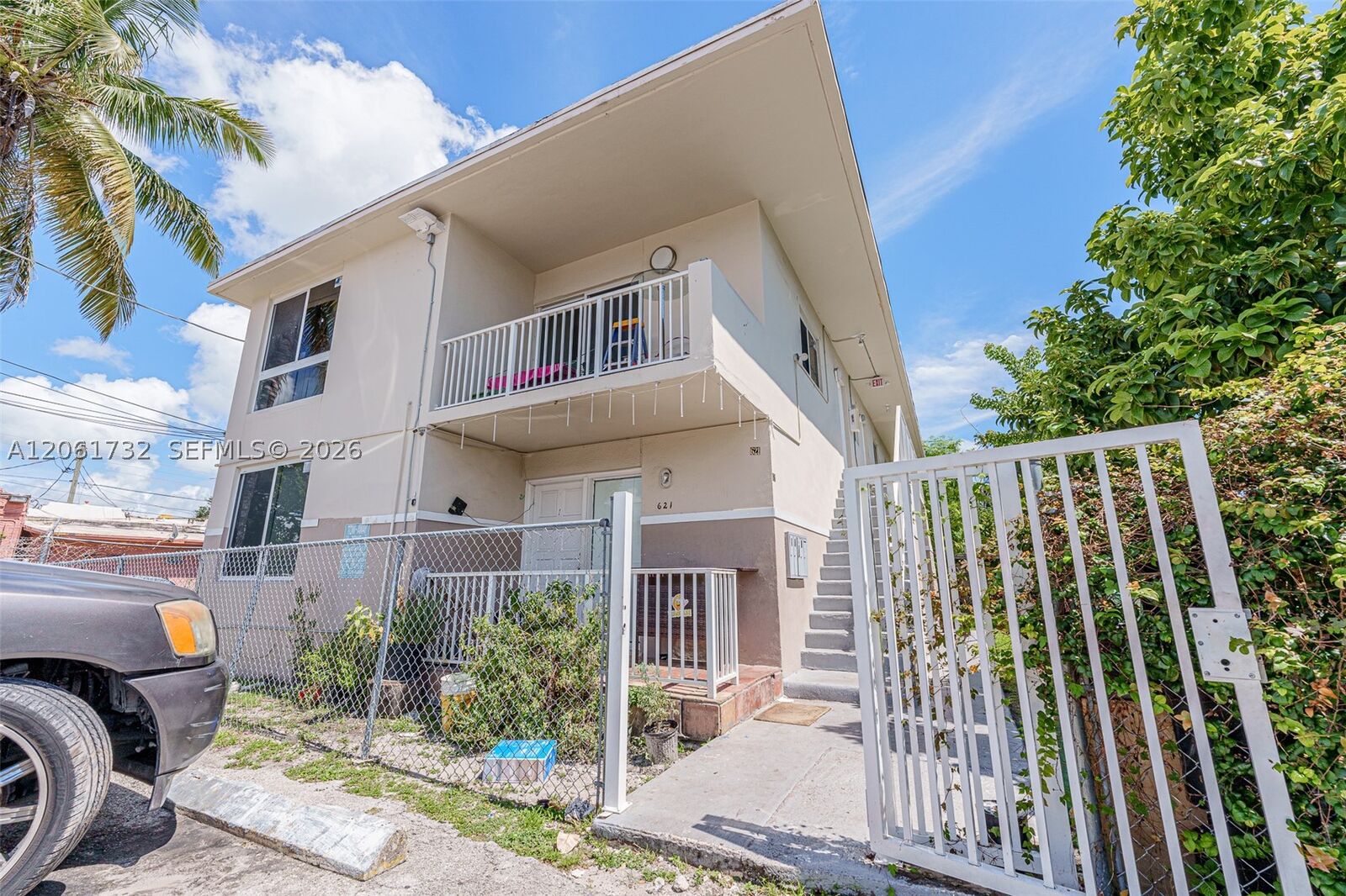 Property Photo: 621 SW 15th Ave 1 FL 33135
