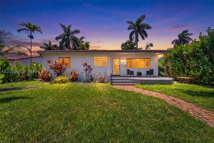 Property Photo:  1532 Fletcher St  FL 33020 