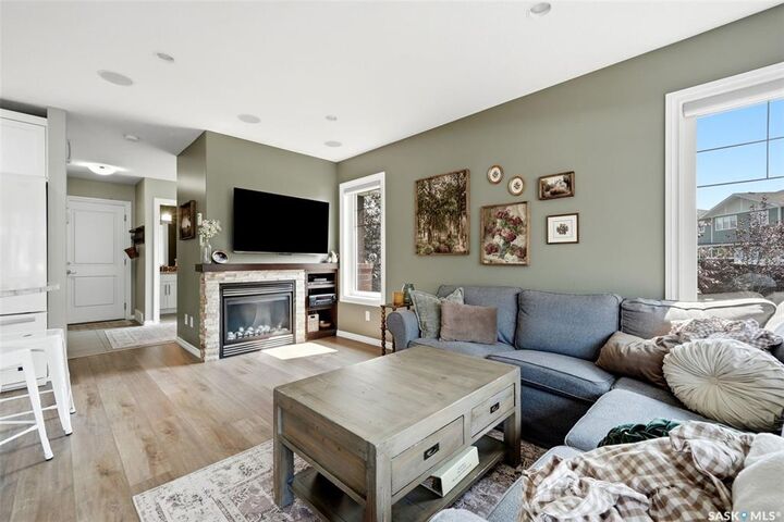 Property Photo: 4002 Sandhill Crescent 213 SK S4V 3J1