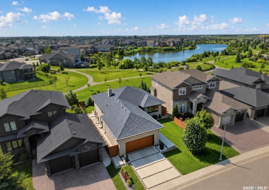 Property Photo:  254 Whalley Crescent  SK S7T 0P1 