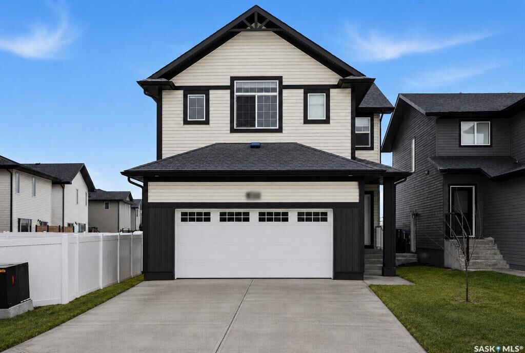 Property Photo: 595 Cockcroft Court SK S7V 1Y8