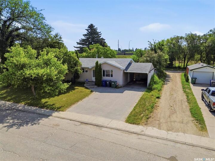 Property Photo:  30 Marlborough Crescent  SK S7L 3T7 