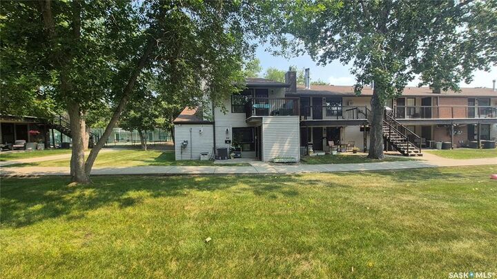 Property Photo:  66 Gore Place  SK S4T 7S4 