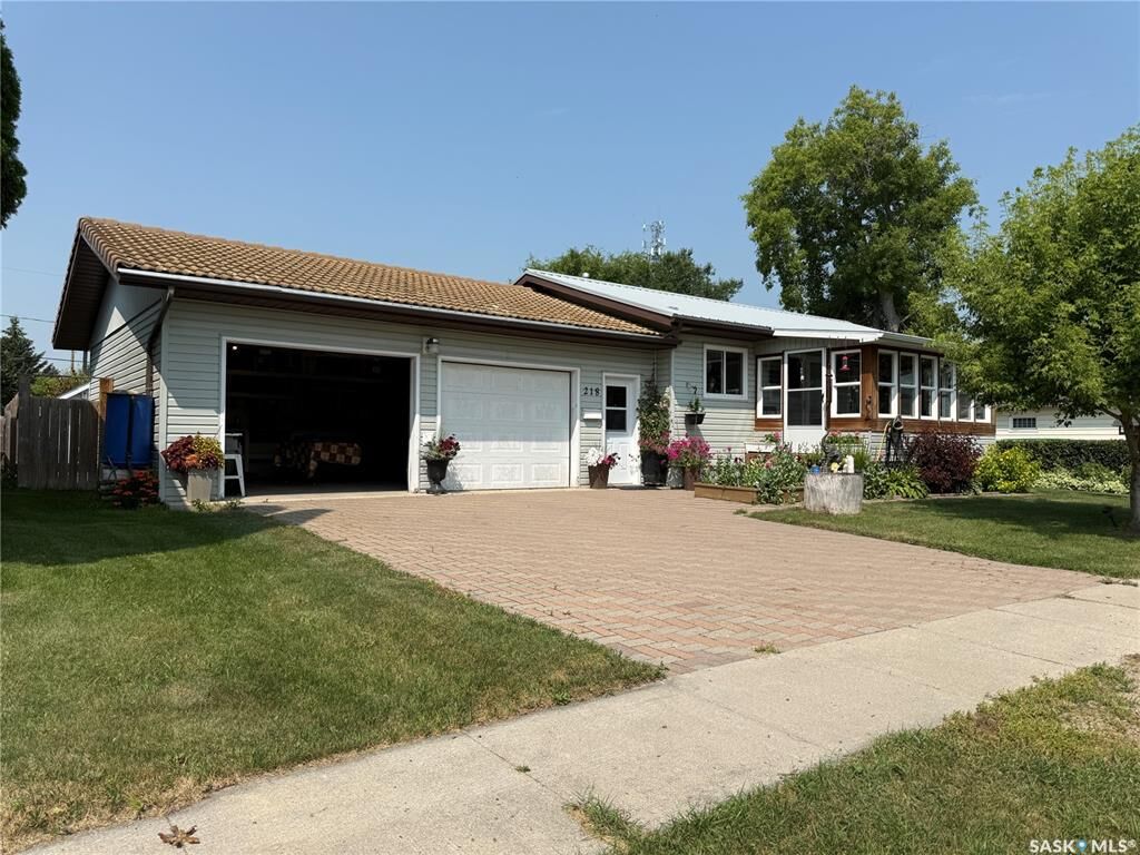 Property Photo:  218 Rose Street  SK S0A 2B0 